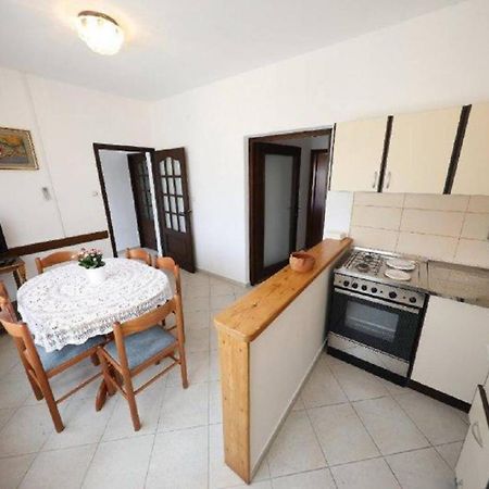 Knez - Relaxing Apartments Near The Sea On Mali Iz Ngoại thất bức ảnh
