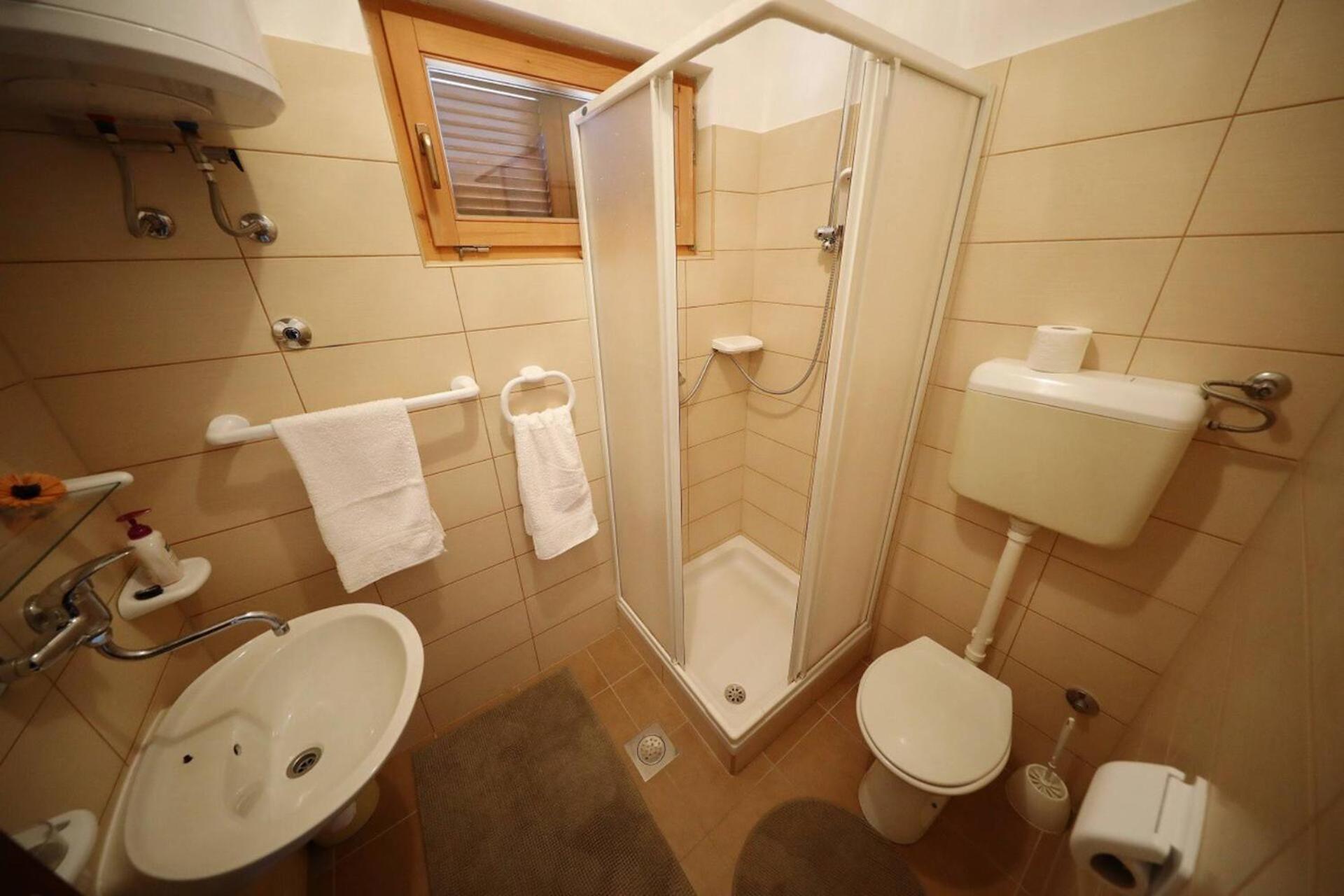 Knez - Relaxing Apartments Near The Sea On Mali Iz Ngoại thất bức ảnh