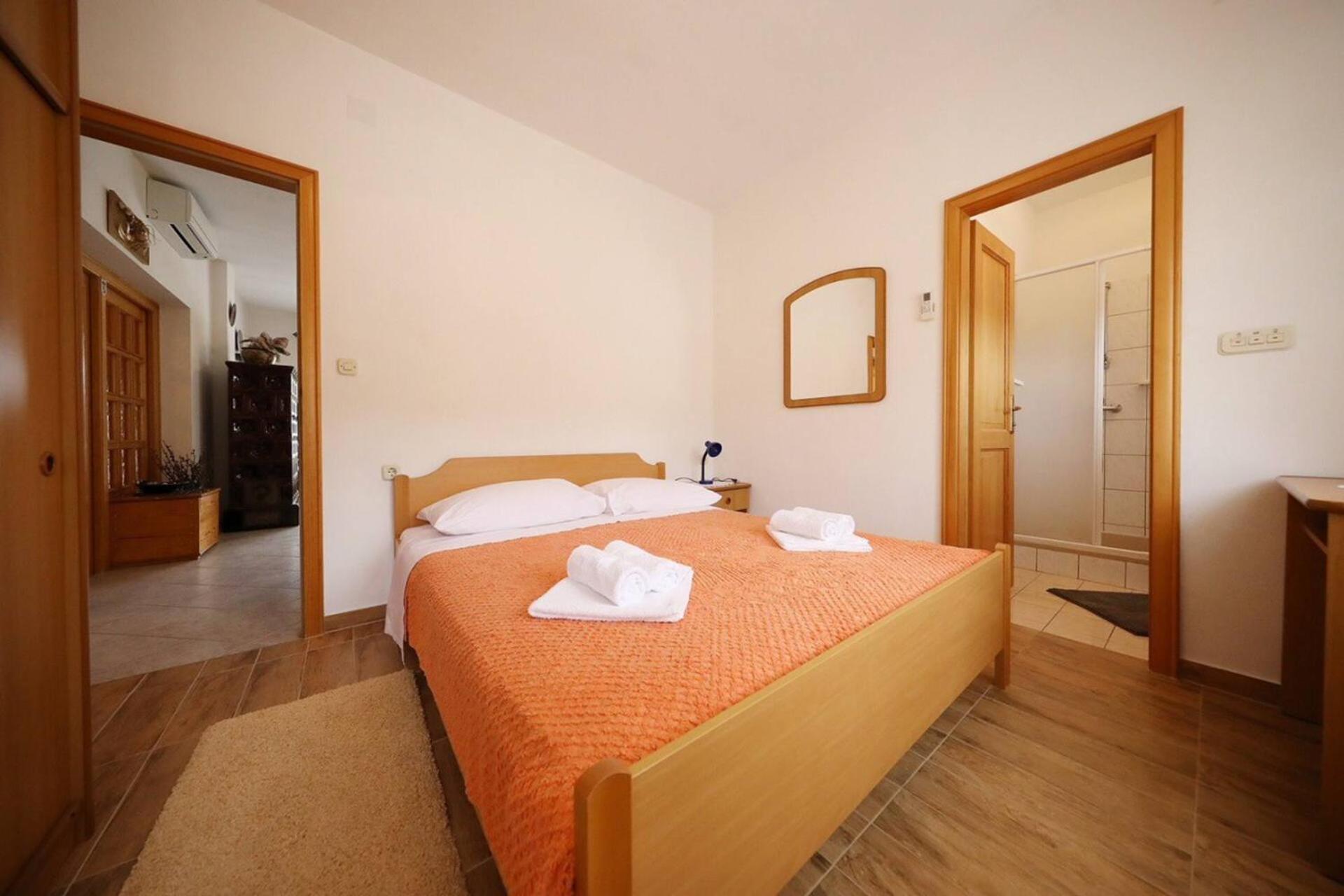 Knez - Relaxing Apartments Near The Sea On Mali Iz Ngoại thất bức ảnh