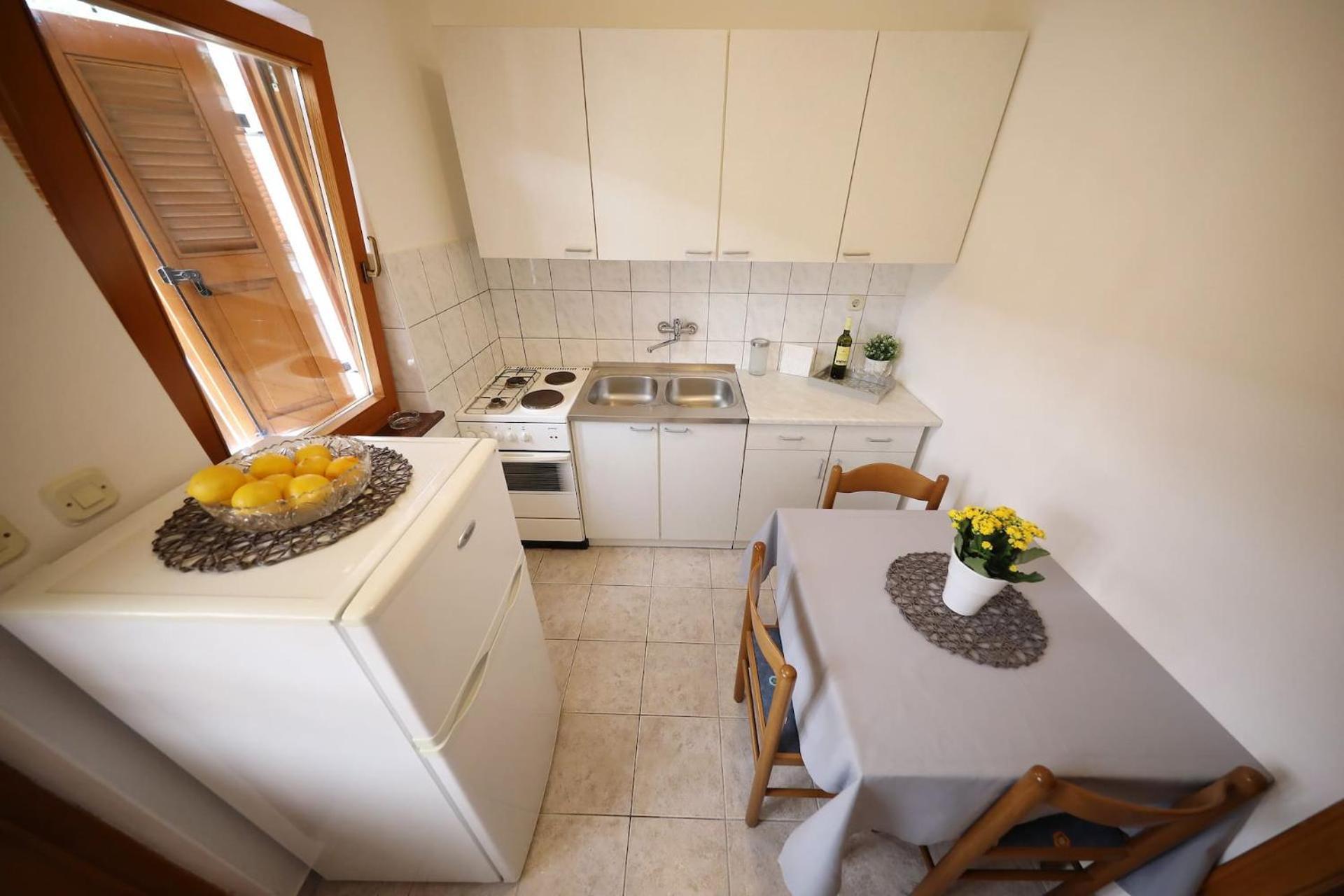 Knez - Relaxing Apartments Near The Sea On Mali Iz Ngoại thất bức ảnh
